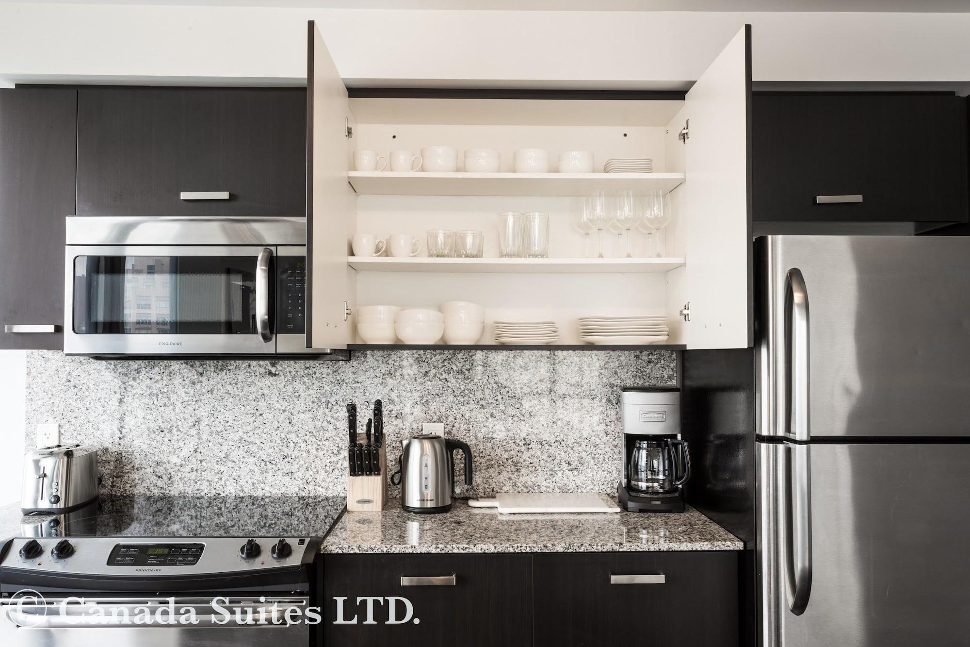 Apartment Canada - 832 Bay St.